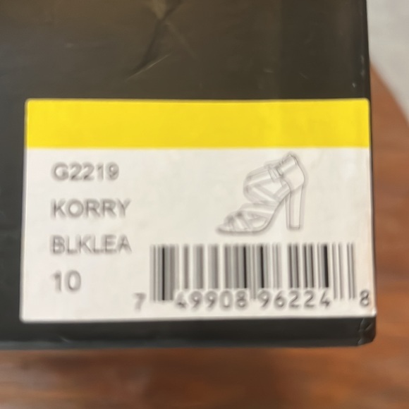 L.A.M.B sandals - Picture 7 of 7